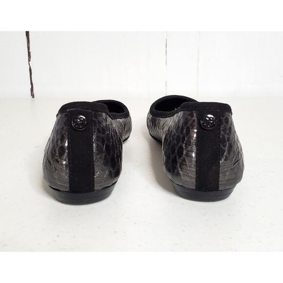 Donald J Pliner Great Snakeskin Cap-Toe Ballet Flats 7 - Picture 7 of 9